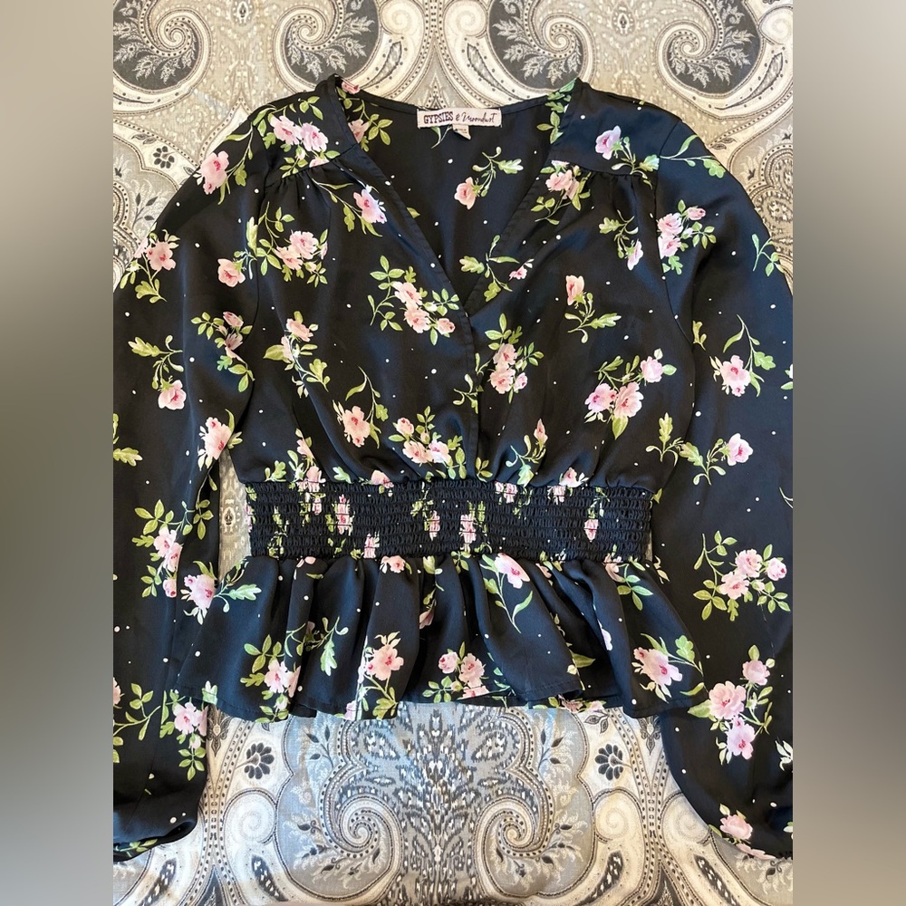 Gypsies & Moondust | Tops | Flower Print Blouse